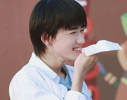 王牌爆料宋亚轩视频,王牌爆料背后的精彩瞬间