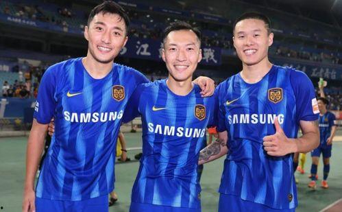 中超最新爆料,转会风云再起，新赛季悬念重重